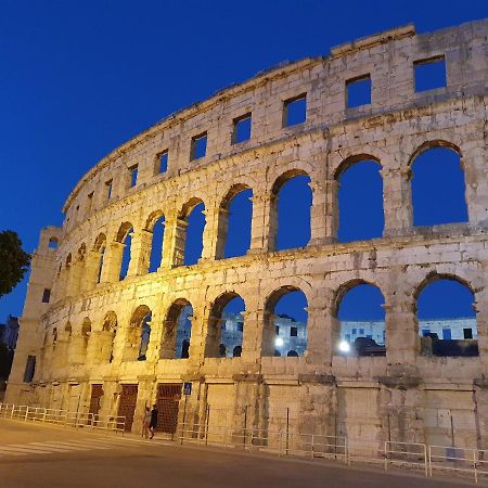 Amphitheater Apartment Pola Esterno foto