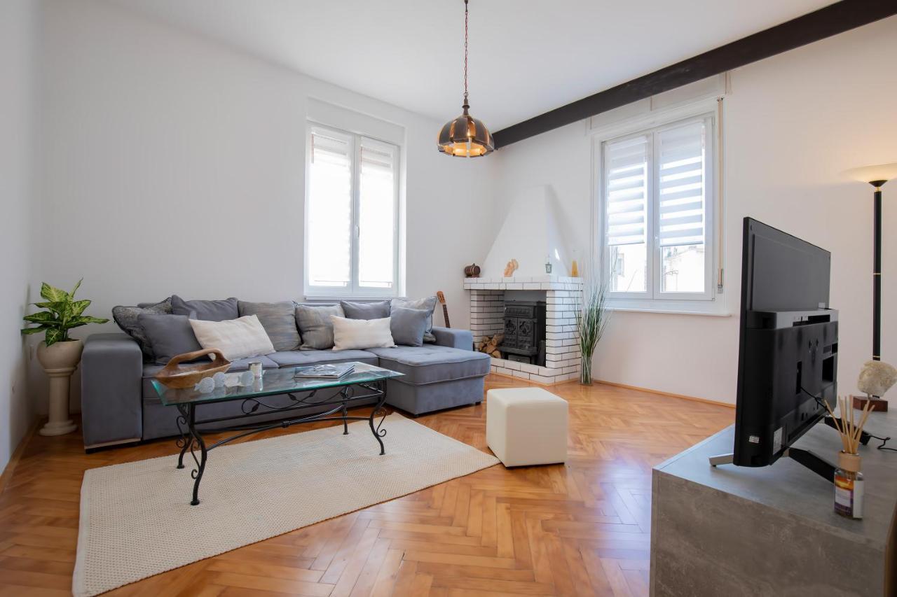 Amphitheater Apartment Pola Esterno foto