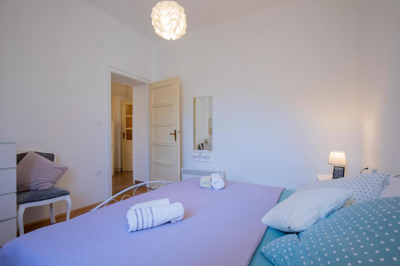Amphitheater Apartment Pola Esterno foto