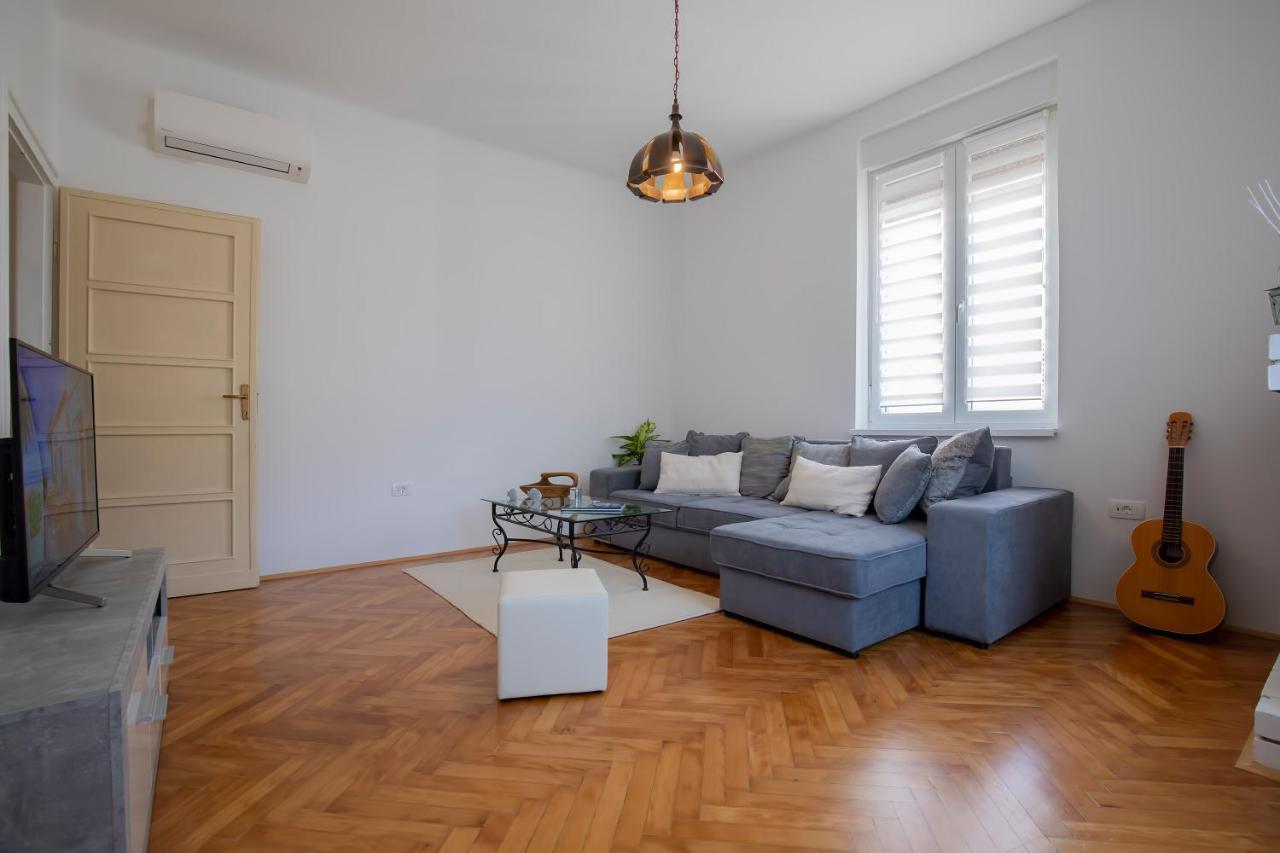Amphitheater Apartment Pola Esterno foto